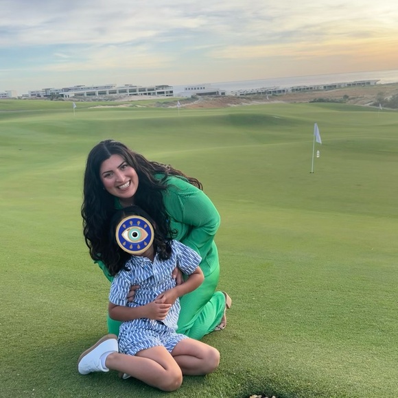 Meet your Poshie, Lauren! - Picture 2 of 6